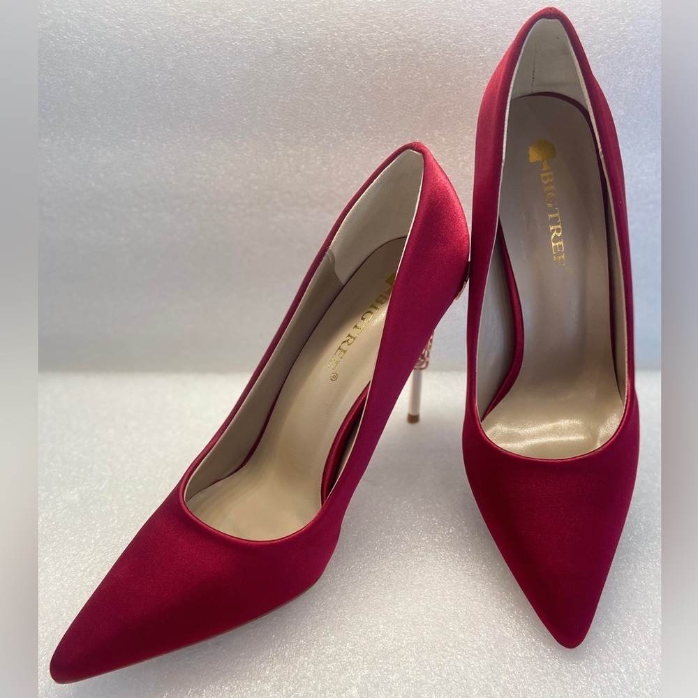 Red Satin Big Tree Heels Pointy Toe with Rose Gold Embellished Heels 👠 Size8.5